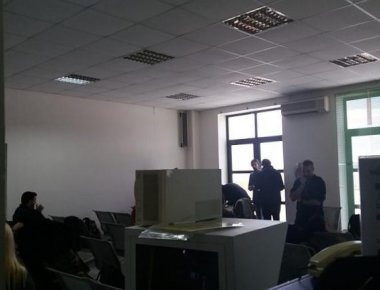 Σύρος: Έβγαλαν επιβάτες από το αεροπλάνο για να μπει η ομάδα βόλεϊ!